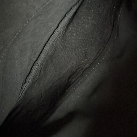 Awl Snap black leather and black suede shoulder bag. Magnetic closure. - Picture 6 of 6